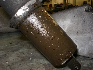 Dirty strut spindle
